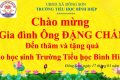 ÔNG ĐẶNG CHẤN ĐẾN THĂM VÀ TẶNG QUÀ CHO HỌC SINH CÓ HOÀN CẢNH KHÓ KHĂN
